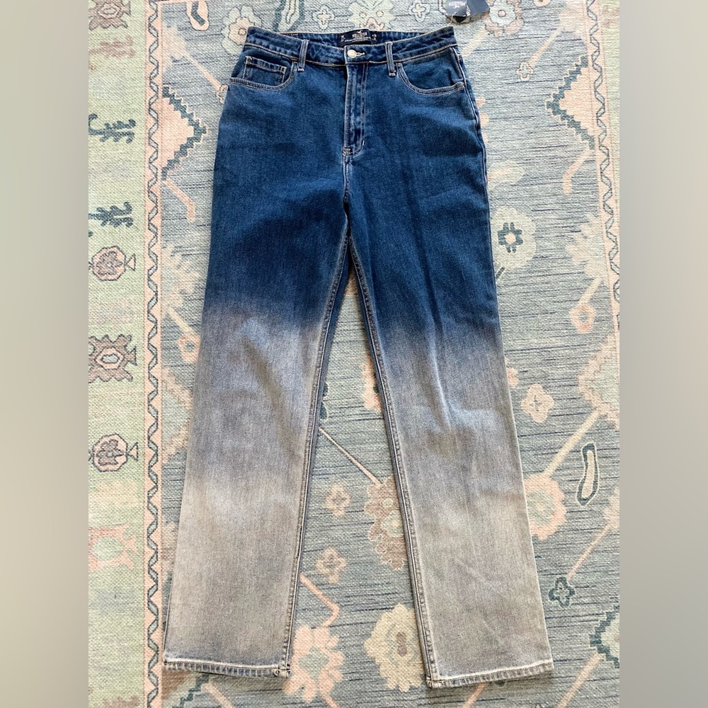 🔥🔥NWT Hollister Sunset Ultra High-Rise Stacked Vintage Straight Blue Ombre Jeans